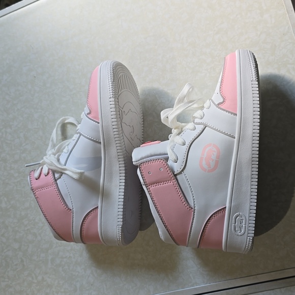 Red Rhino Other - Red Rhino Brand HighTop Sneakers Pink and White NWT Size 1‎